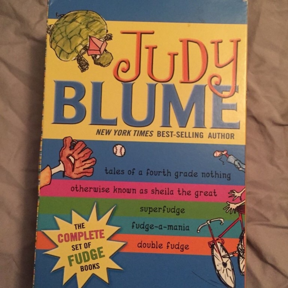 Books - Picture 2 of 6